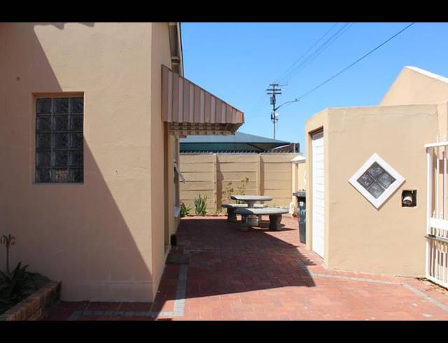 4 BEDROOM HOUSE FOR SALE IN TOWNSEND ESTATE